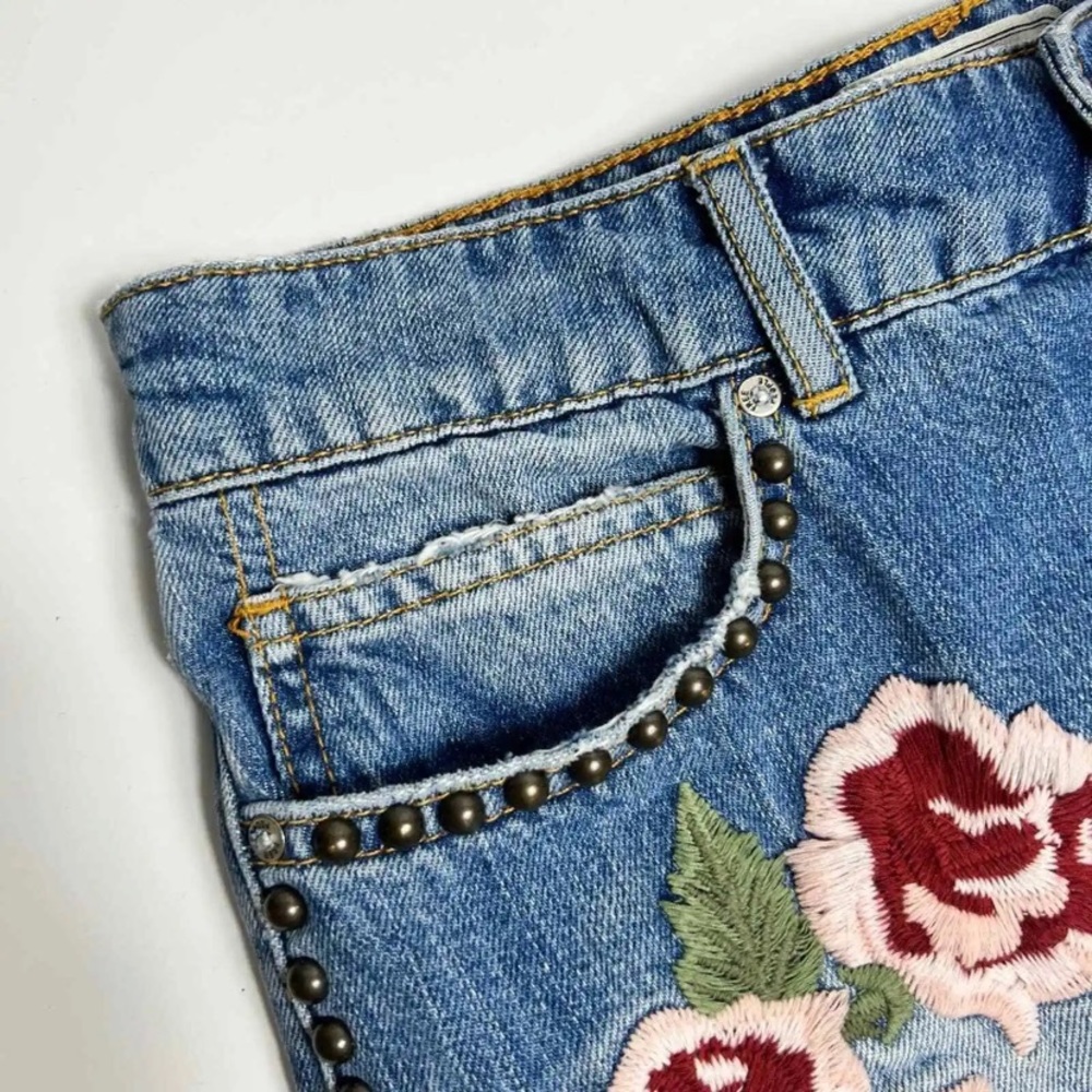 Free People Wild Rose Embroidered Denim Mini Skirt Size 24 / XS - Picture 12 of 16